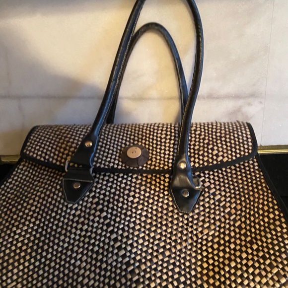 Black Straw Shoulder Bag - Picture 4 of 16